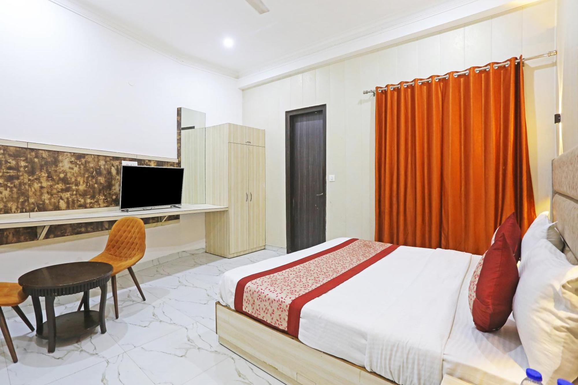 Hotel The Almora Residency - Complimentary Airport Trasnfer Nové Dillí Exteriér fotografie