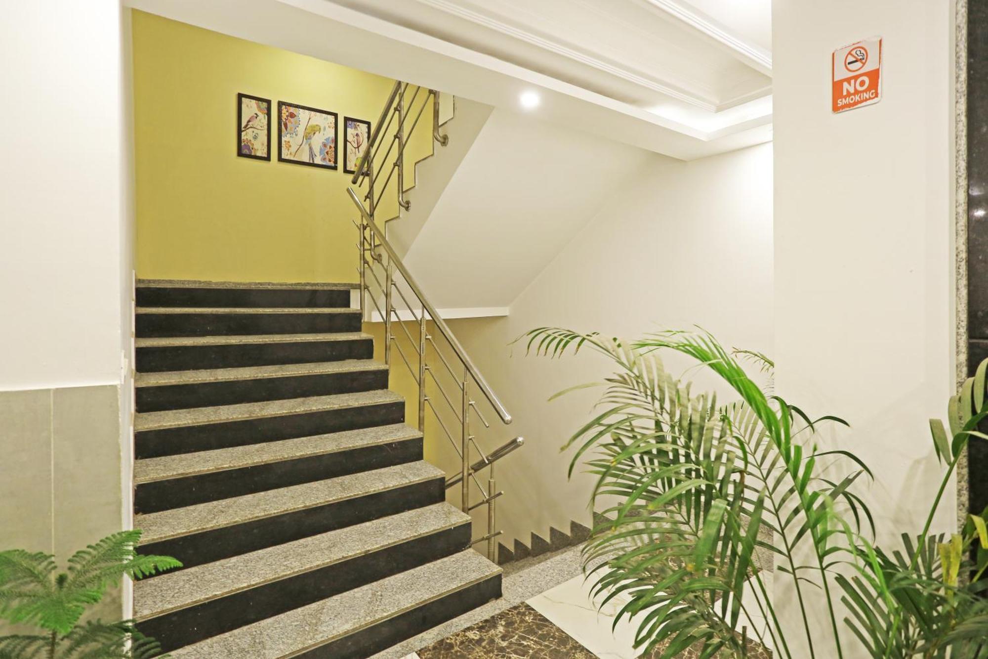 Hotel The Almora Residency - Complimentary Airport Trasnfer Nové Dillí Exteriér fotografie